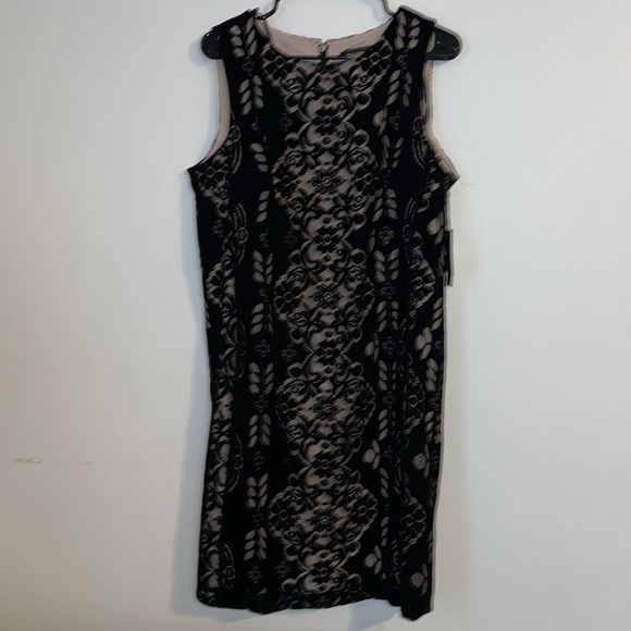 🌹NWT: TOMMY HILFIGER SHEATH LACE SLEEVELESS ROUND NECK DRESS - Picture 3 of 12